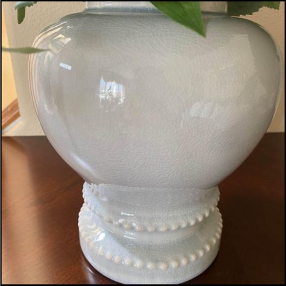 MWT ARTIFICIAL HYDRANGEAS ARRANGEMENTS IN VASE - Picture 7 of 8